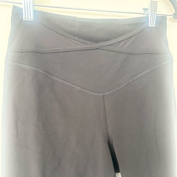 Lululemon Kris Cross Crop Leggings 8 - Picture 2 of 6